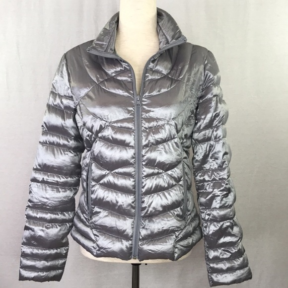 BERNADO Women’s Silver Light Weight Puffer Down Feather  Jacket Sz M - Picture 2 of 8